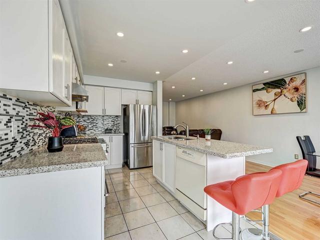 527 Rossellini Dr, House semidetached with 4 bedrooms, 4 bathrooms and 3 parking in Mississauga ON | Image 37