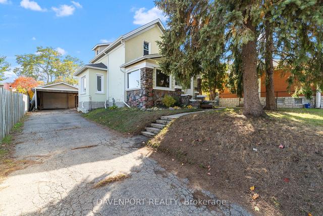 195 Heiman St, House detached with 5 bedrooms, 2 bathrooms and 10 parking in Kitchener ON | Image 1