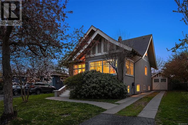 1734 Lulie St, House detached with 5 bedrooms, 3 bathrooms and 3 parking in Oak Bay BC | Image 35