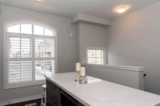 15 - 181 Plains Rd W, Condo with 2 bedrooms, 2 bathrooms and 1 parking in Burlington ON | Image 11