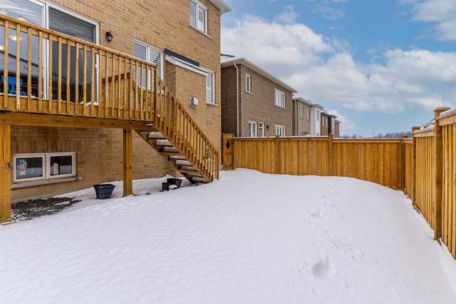 1049 Foxtail Cres, House detached with 4 bedrooms, 3 bathrooms and 6 parking in Pickering ON | Image 28