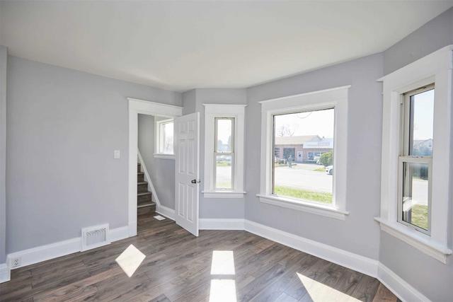 6510 Drummond Rd, House detached with 4 bedrooms, 2 bathrooms and 2 parking in Niagara Falls ON | Image 11