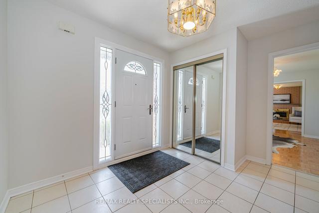 988 Stargazer Dr, House detached with 4 bedrooms, 3 bathrooms and 4 parking in Mississauga ON | Image 23