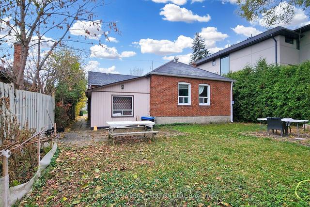 98 Charleswood Dr, House detached with 4 bedrooms, 2 bathrooms and 5 parking in Toronto ON | Image 26
