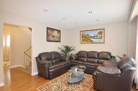 32 Henderson Dr, Townhouse with 3 bedrooms, 2 bathrooms and 2 parking in Markham ON | Image 9