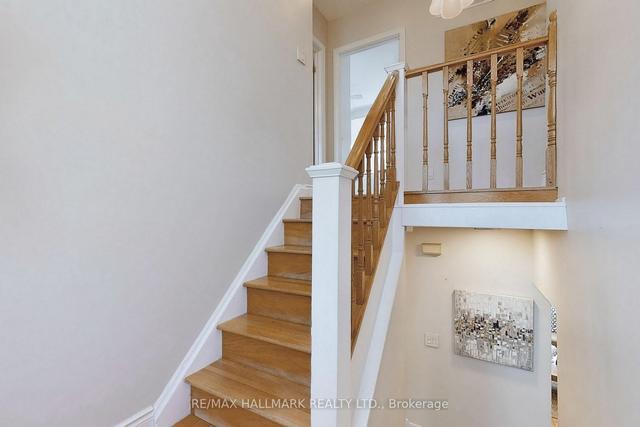 17 Avalon Blvd, House detached with 4 bedrooms, 3 bathrooms and 3 parking in Toronto ON | Image 8