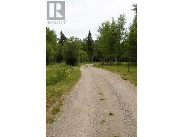 565 Oak Road, House other with 3 bedrooms, 1 bathrooms and null parking in Bulkley Nechako F BC | Image 33