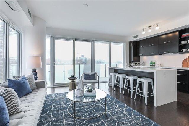 1502 - 65 St Mary St, Condo with 2 bedrooms, 2 bathrooms and 1 parking in Toronto ON | Image 3