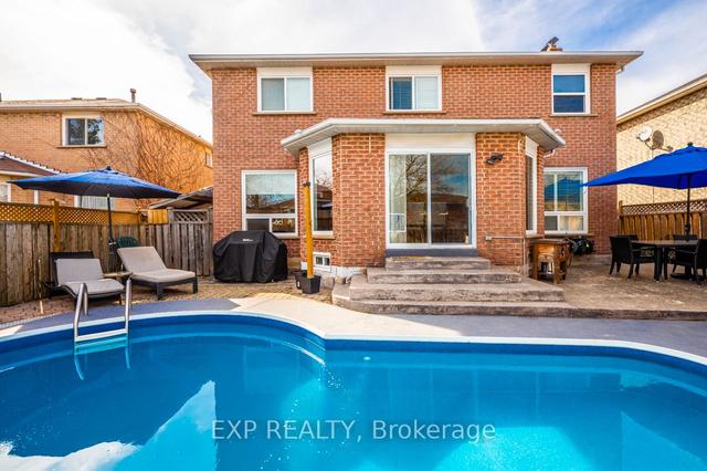 2768 Guilford Cres, House detached with 4 bedrooms, 4 bathrooms and 4 parking in Oakville ON | Image 30