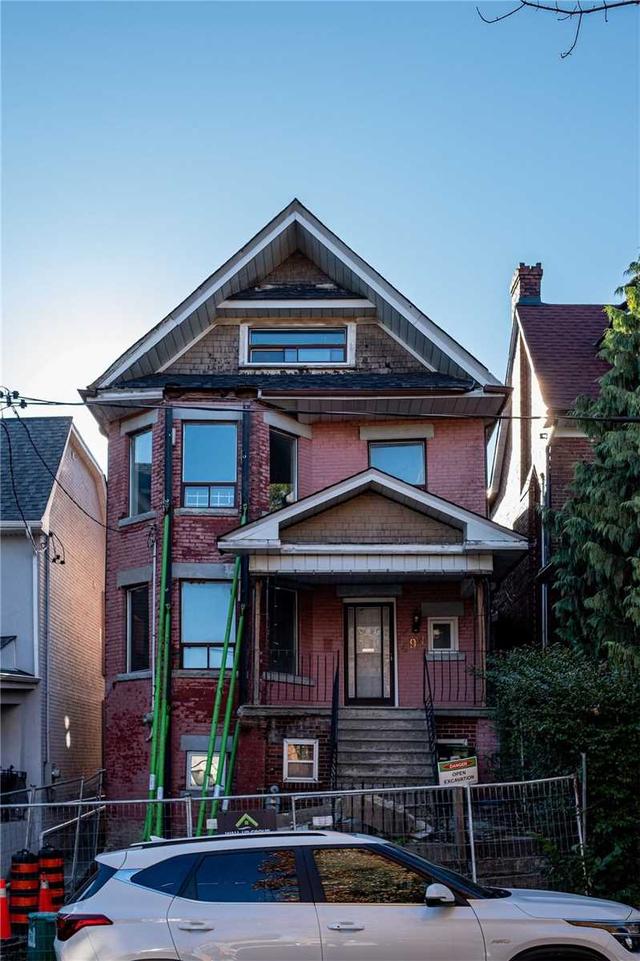 494 Crawford St, House detached with 5 bedrooms, 4 bathrooms and 2 parking in Toronto ON | Card Image