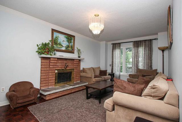 26 Worth Ave, House detached with 4 bedrooms, 4 bathrooms and 4 parking in Brampton ON | Image 10