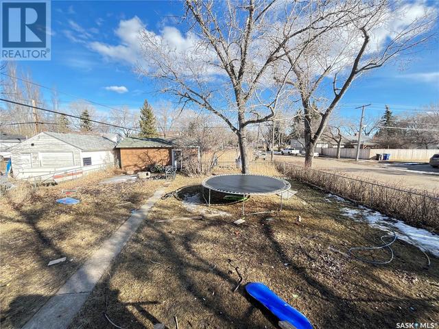 318 Cypress Street, House detached with 4 bedrooms, 2 bathrooms and null parking in Maple Creek SK | Image 4