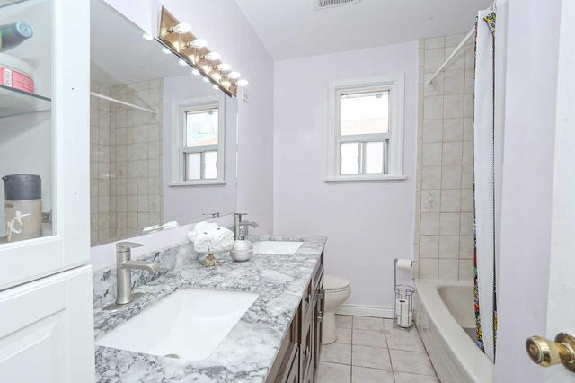 73 Nelson St, House detached with 3 bedrooms, 3 bathrooms and 3 parking in Toronto ON | Image 11