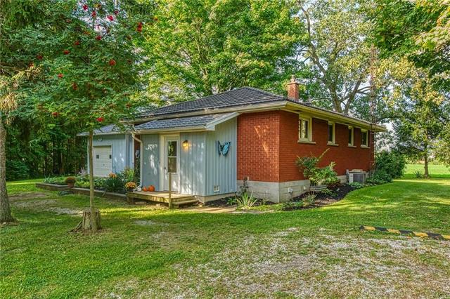 2097 Jerseyville Road W, House detached with 4 bedrooms, 1 bathrooms and 4 parking in Hamilton ON | Image 37
