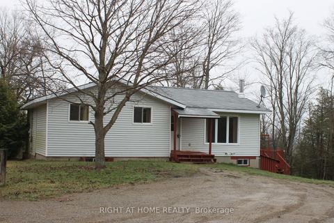 1767 Ridge Rd W, House detached with 2 bedrooms, 1 bathrooms and 10 parking in Wollaston ON | Card Image