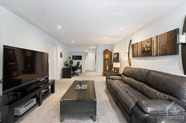 107 Crevasse Road, Townhouse with 3 bedrooms, 3 bathrooms and 3 parking in Ottawa ON | Image 22