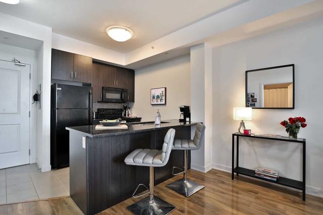 5020 Corporate Dr, Condo with 1 bedrooms, 1 bathrooms and 1 parking in Burlington ON | Image 5