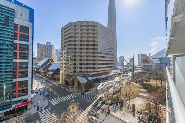 810 - 300 Front St W, Condo with 2 bedrooms, 2 bathrooms and 1 parking in Toronto ON | Image 25