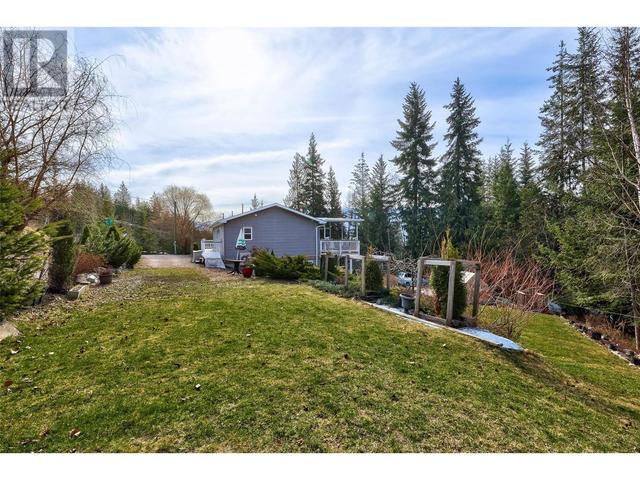 2715 Fraser Road, House other with 3 bedrooms, 3 bathrooms and 6 parking in Columbia Shuswap F BC | Image 28