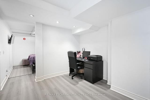 100 - 78 St Patrick St, Townhouse with 1 bedrooms, 1 bathrooms and 0 parking in Toronto ON | Image 14