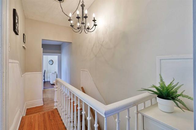 174 Lisgar St, House semidetached with 4 bedrooms, 3 bathrooms and 2 parking in Toronto ON | Image 6