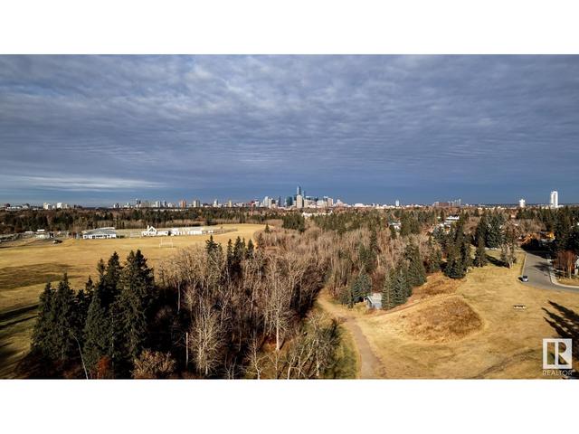 6724 84 St Nw, House detached with 5 bedrooms, 4 bathrooms and null parking in Edmonton AB | Image 2