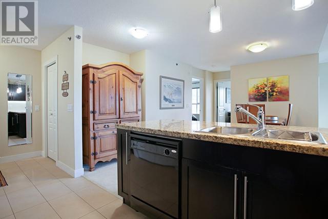 412 - 1093 Sunset Drive, Condo with 3 bedrooms, 2 bathrooms and 1 parking in Kelowna BC | Image 11