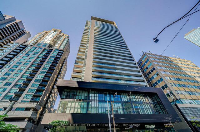 ph403 - 770 Bay St, Condo with 1 bedrooms, 1 bathrooms and 1 parking in Toronto ON | Image 1