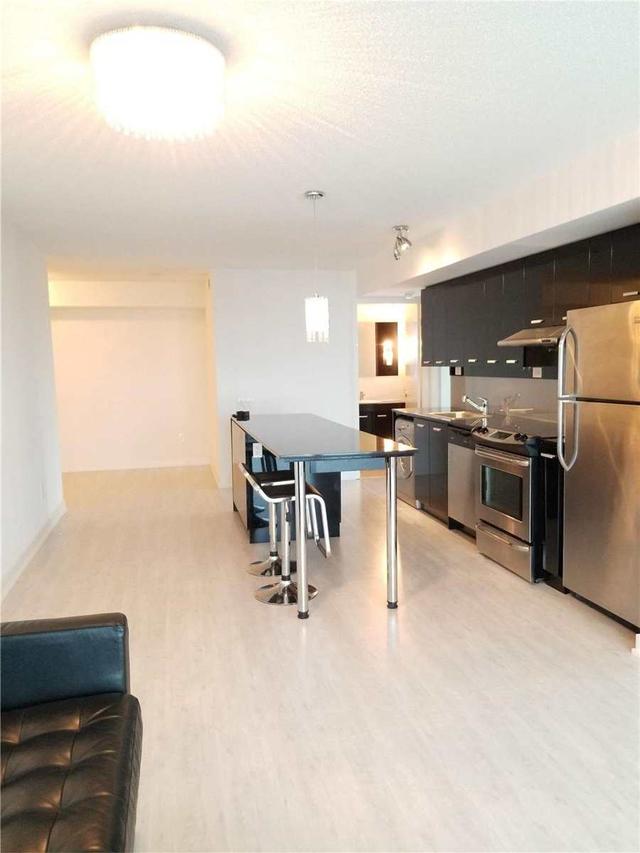 1011 - 29 Singer Crt, Condo with 2 bedrooms, 2 bathrooms and 1 parking in Toronto ON | Image 24