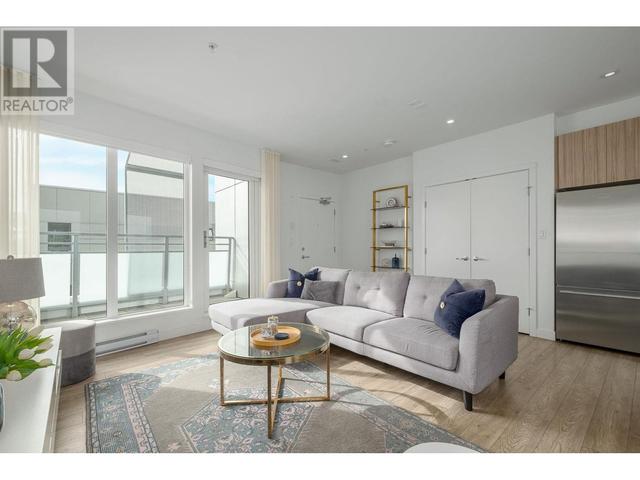 401 - 1061 Marine Drive, Condo with 3 bedrooms, 2 bathrooms and 1 parking in North Vancouver BC | Image 4