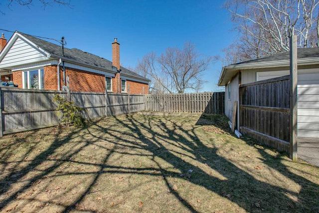 168 Cadillac Ave N, House detached with 3 bedrooms, 2 bathrooms and 5 parking in Oshawa ON | Image 31