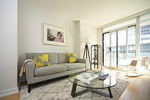 901 - 25 Capreol Crt, Condo with 1 bedrooms, 1 bathrooms and 1 parking in Toronto ON | Image 2