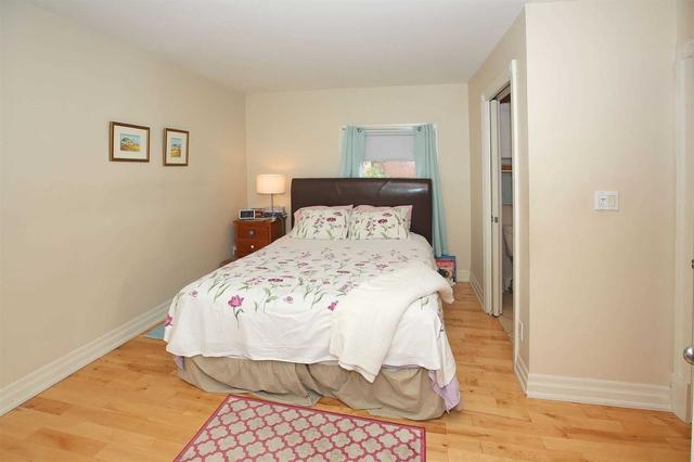 40 Joseph St, House detached with 4 bedrooms, 2 bathrooms and 2 parking in Toronto ON | Image 8