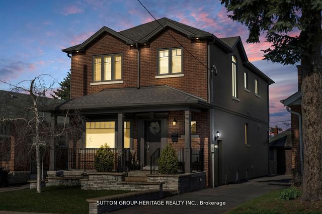 33 Norlong Blvd, House detached with 4 bedrooms, 4 bathrooms and 5 parking in Toronto ON | Image 1