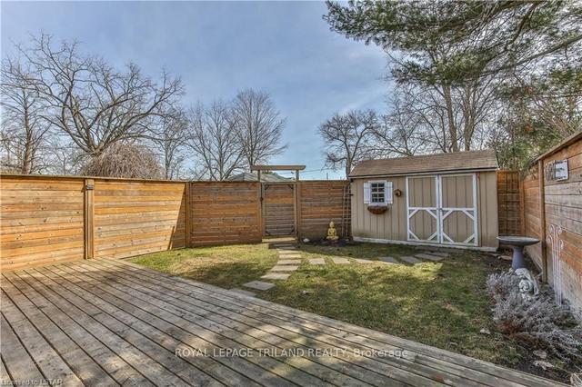 785 Queens Ave, House detached with 3 bedrooms, 2 bathrooms and 2 parking in London ON | Image 35