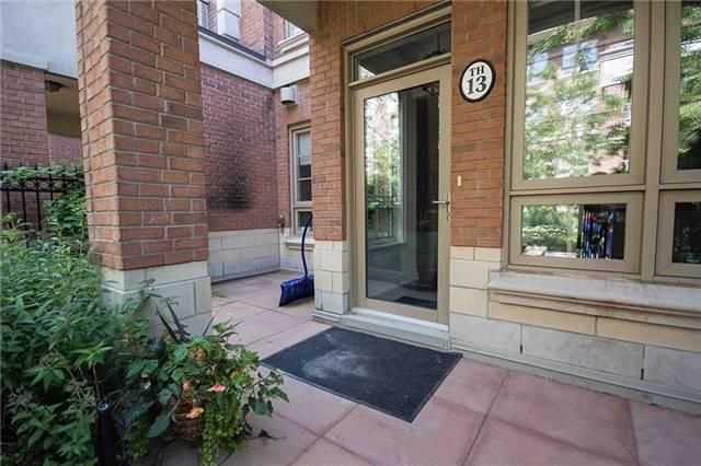 th13 - 21 Burkebrook Pl, Townhouse with 3 bedrooms, 3 bathrooms and 2 parking in Toronto ON | Image 3