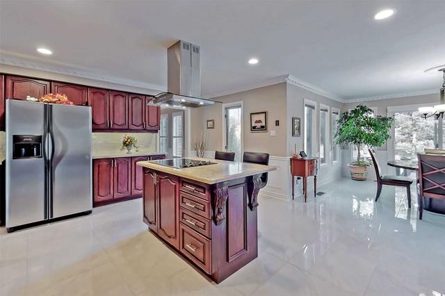 95 Glenarden Cres, House detached with 4 bedrooms, 7 bathrooms and 8 parking in Richmond Hill ON | Image 5