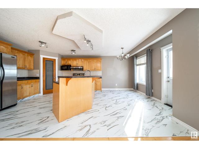 7915 3 Av Sw, House detached with 3 bedrooms, 3 bathrooms and null parking in Edmonton AB | Image 6
