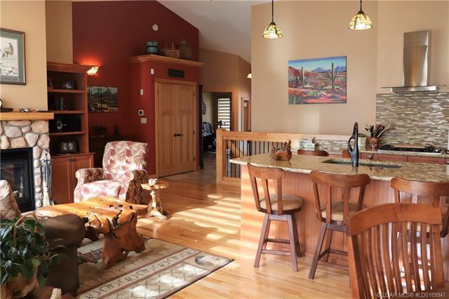 54 Ironstone Drive, Home with 3 bedrooms, 2 bathrooms and 2 parking in Crowsnest Pass AB | Image 17