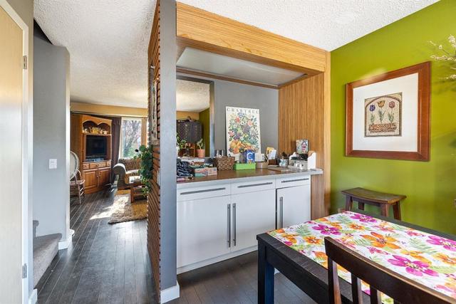 7811 21a Street Se, House semidetached with 3 bedrooms, 1 bathrooms and 2 parking in Calgary AB | Image 7