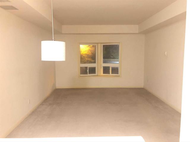 203 - 1 Centre St W, Condo with 2 bedrooms, 1 bathrooms and 1 parking in Richmond Hill ON | Image 2