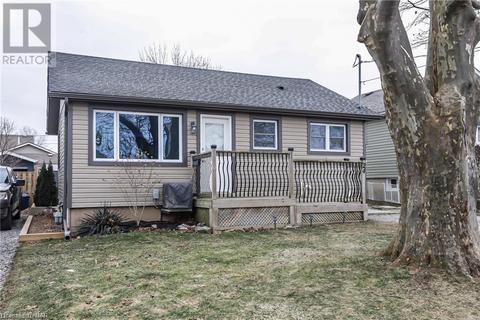 24 Prestwick Avenue, House detached with 4 bedrooms, 1 bathrooms and 2 parking in St. Catharines ON | Card Image