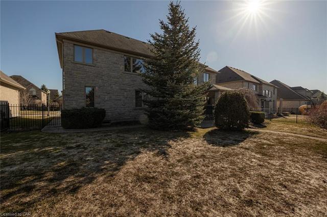 23 Black Maple Crescent, House detached with 5 bedrooms, 2 bathrooms and 4 parking in Kitchener ON | Image 13