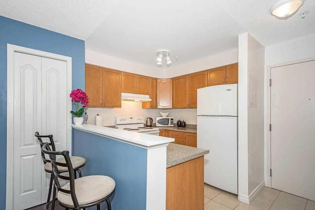 2304 - 6 Dayspring Circ, Condo with 2 bedrooms, 2 bathrooms and 1 parking in Brampton ON | Image 8