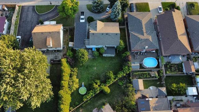 641 Limeridge Rd E, House detached with 5 bedrooms, 2 bathrooms and 5 parking in Hamilton ON | Image 5