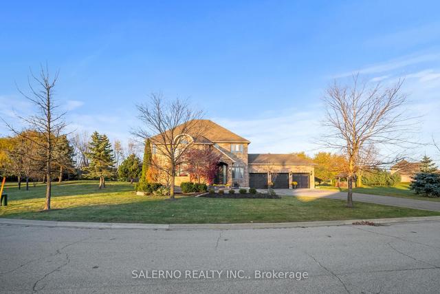 10 Farmcrest Crt, House detached with 4 bedrooms, 5 bathrooms and 12 parking in King ON | Image 12