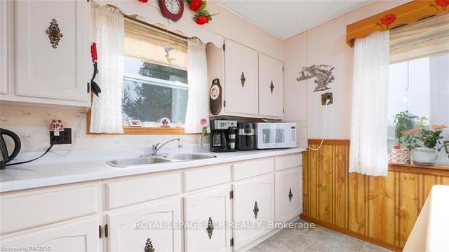 350 Main Street W. St, House detached with 2 bedrooms, 1 bathrooms and 4 parking in West Grey ON | Image 22
