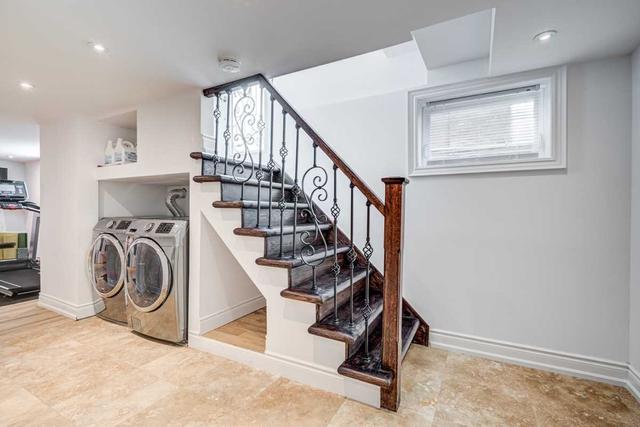 455 Oakwood Ave, House semidetached with 3 bedrooms, 3 bathrooms and 4 parking in Toronto ON | Image 13