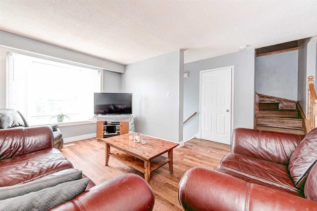 78 Fanshawe Dr, House attached with 3 bedrooms, 2 bathrooms and 4 parking in Brampton ON | Image 22