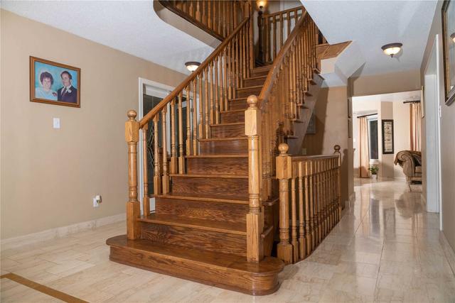 1386 Heritage Way, House detached with 4 bedrooms, 5 bathrooms and 6 parking in Oakville ON | Image 6